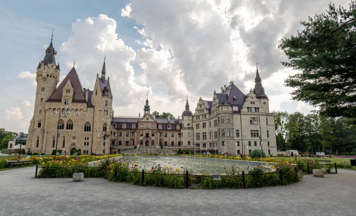 Miasto i architektura — Zamek w Mosznej Opolszczyzna Polska