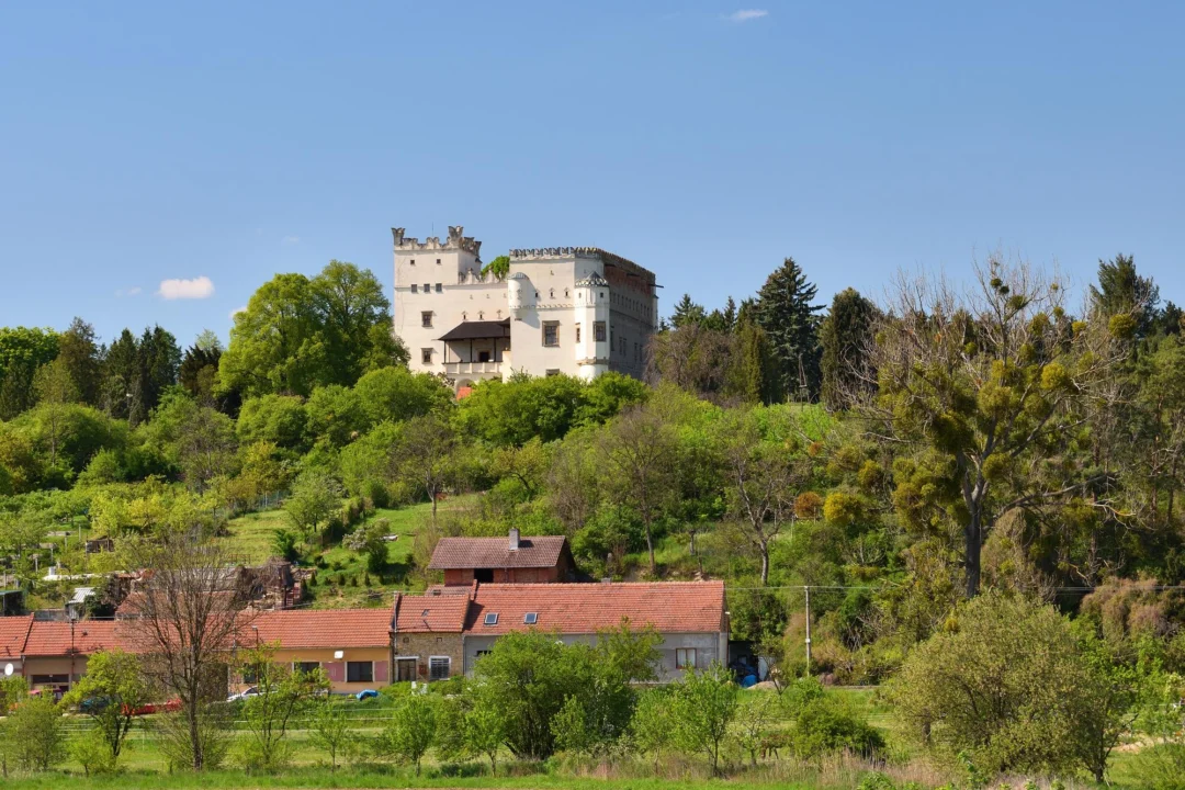 Atrakcje turystyczne — Zamek w Nowym Sączu Beskid Niski Polska