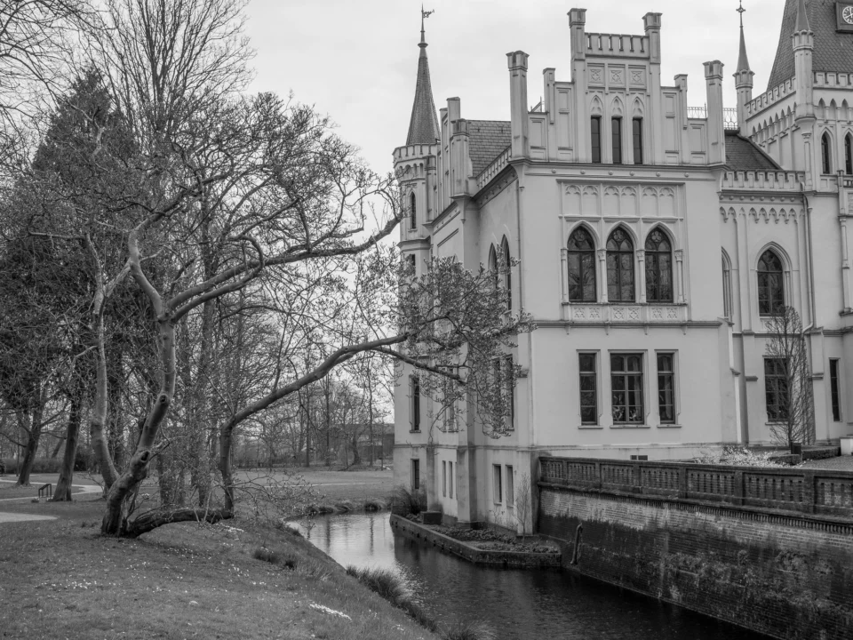 Atrakcje turystyczne — Zamek w Szydłowcu — historia w kamieniu Beskidy Zachodnie Polska