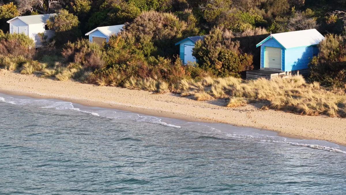 Kurort i widoki — Zatoka Mandraki Skiathos Grecja
