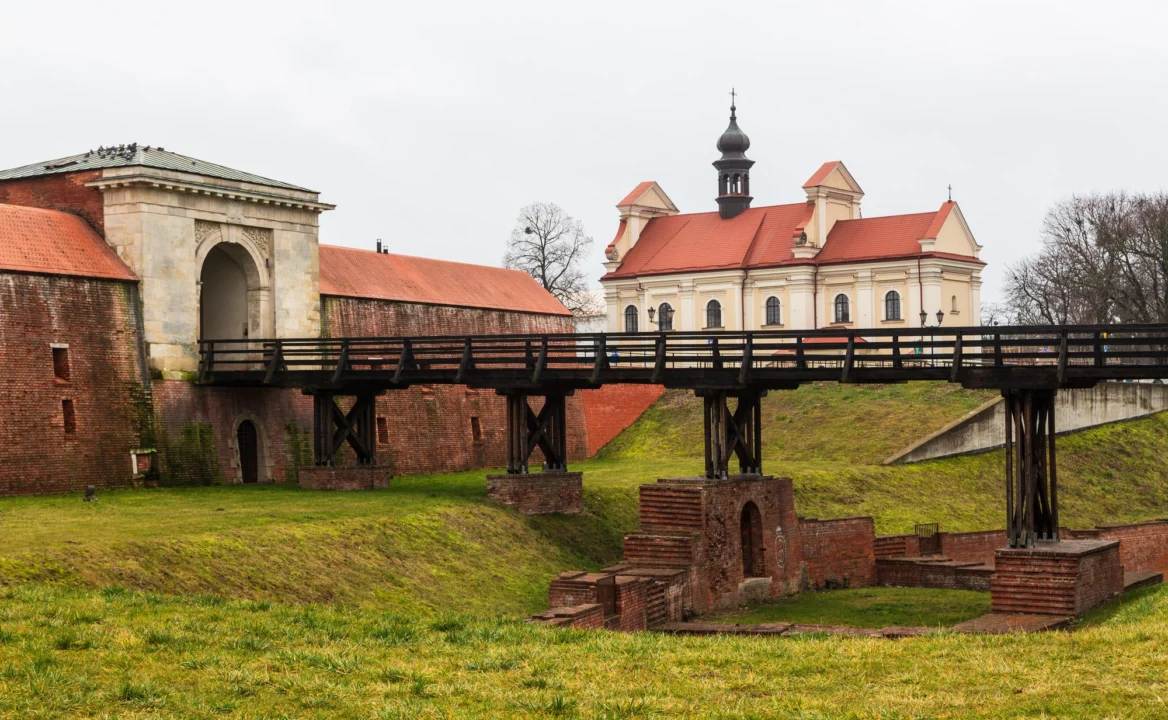 Atrakcje turystyczne — Zespół Klasztorny w Obrazowie Kotlina Sandomierska Polska