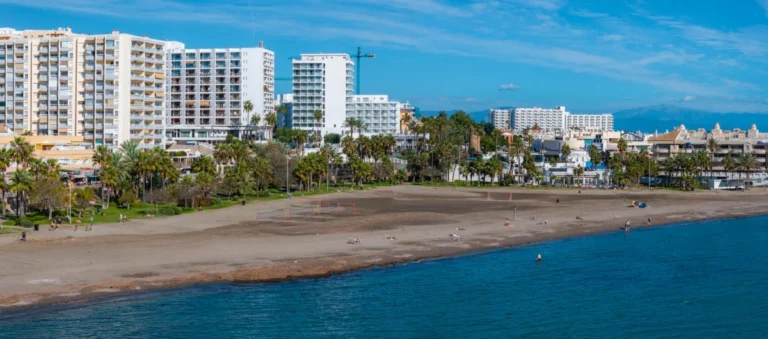 Plaża i wybrzeże — wakacje w Benalmadena Costa del Sol Hiszpania