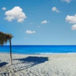 Plaża i wybrzeże — wakacje w Borsh Albania Południowa Albania