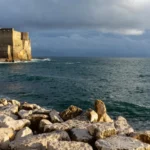Plaża i wybrzeże — wakacje w Castel dell'Ovo Neapol Włochy