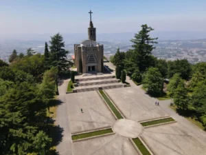 Plaża i wybrzeże — wakacje w Cimitero Monumentale Mediolan Włochy