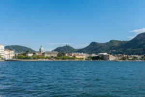 Plaża i wybrzeże — wakacje w Como Lombardia Włochy