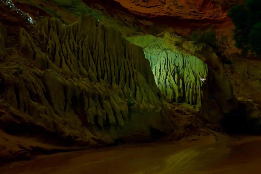 Cueva de los Verdes — przewodnik dla turystów