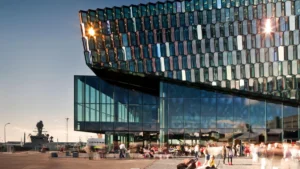 Plaża i wybrzeże — wakacje w Harpa Concert Hall Reykjavik Islandia