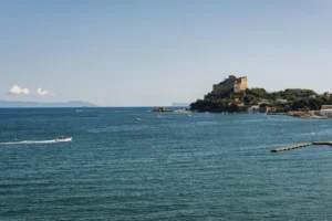 Plaża i wybrzeże — wakacje w Ischia Kampania Włochy