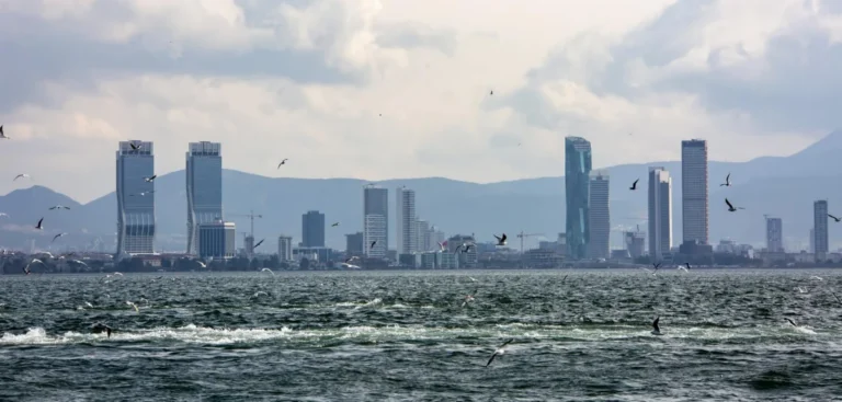 Plaża i wybrzeże — wakacje w Izmir Turcja