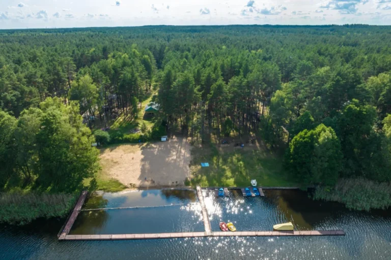 Plaża i wybrzeże — wakacje w Jezioro Borzechowskie Kaszuby i Bory Tucholskie Polska