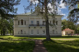 Plaża i wybrzeże — wakacje w Łęczna i jej zespół pałacowy Polesie Polska
