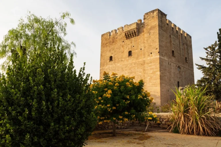 Plaża i wybrzeże — wakacje w Limassol Cypr