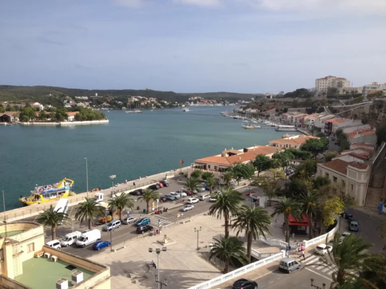 Plaża i wybrzeże — wakacje w Mahon Minorka Hiszpania