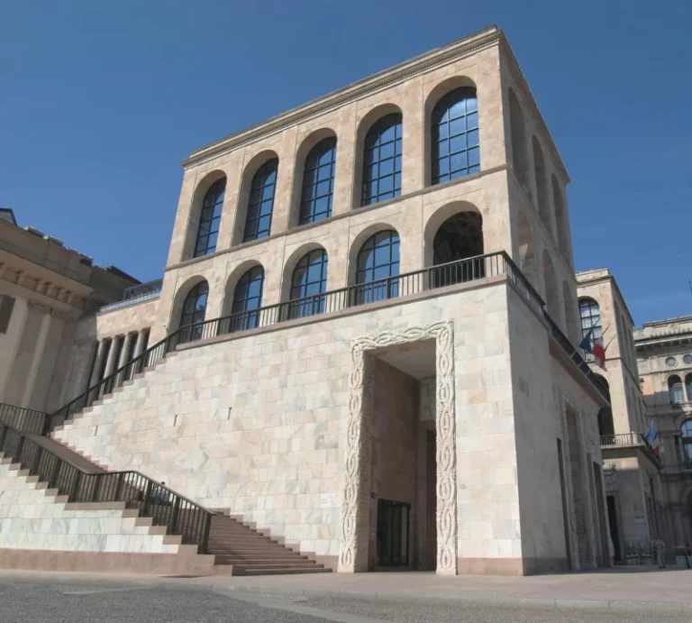 Plaża i wybrzeże — wakacje w Muzeum Archeologiczne w Eretrii Evia Grecja
