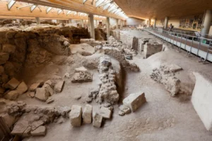 Plaża i wybrzeże — wakacje w Muzeum Prehistoryczne w Fira Santorini Grecja