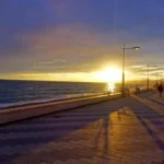 Plaża i wybrzeże — wakacje w Nadmorska promenada w Nei Pori Riwiera Olimpijska Grecja