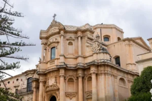 Plaża i wybrzeże — wakacje w Noto Sycylia Włochy