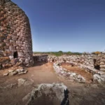 Plaża i wybrzeże — wakacje w Nuraghe Su Nuraxi Sardynia Włochy