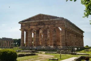 Plaża i wybrzeże — wakacje w Paestum Kampania Włochy