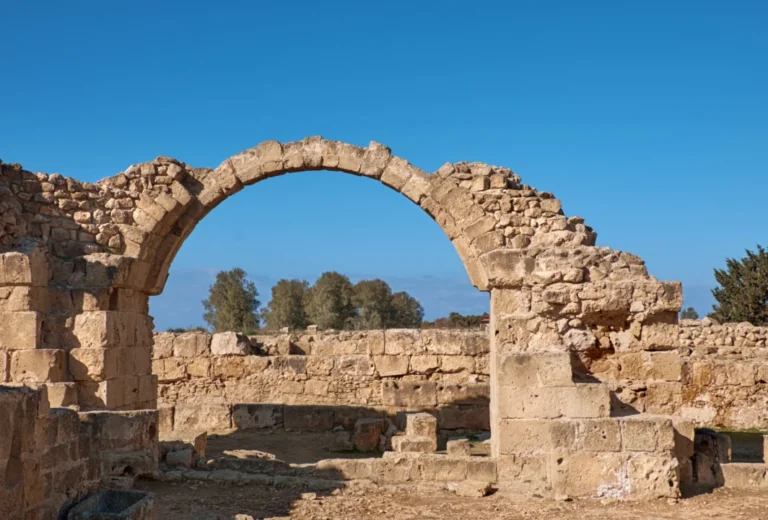 Plaża i wybrzeże — wakacje w Pafos Cypr