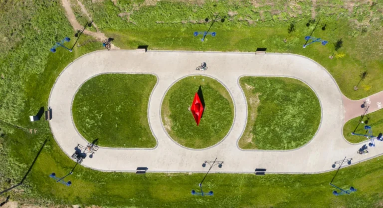 Plaża i wybrzeże — wakacje w Park Rinia Tirana Albania