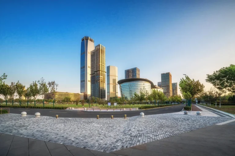 Plaża i wybrzeże — wakacje w Piazza Gae Aulenti Mediolan Włochy