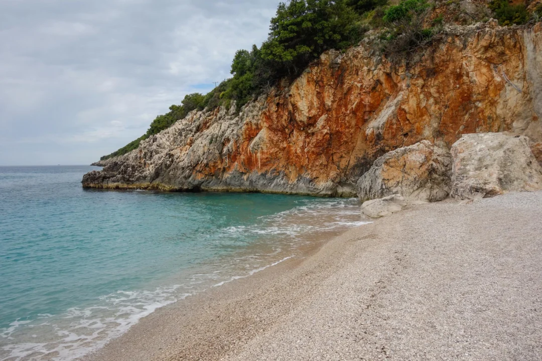 Plaża Dhermi — przewodnik dla turystów