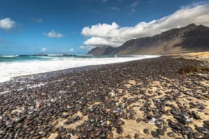 Plaża i wybrzeże — wakacje w Plaża Famara Lanzarote Hiszpania