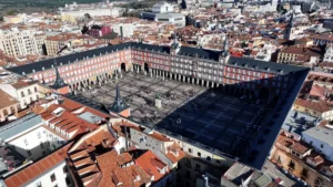 Plaża i wybrzeże — wakacje w Plaza Mayor Madryt Hiszpania
