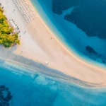Plaża i wybrzeże — wakacje w Plaża Zlatni Rat Dalmacja Północna Chorwacja