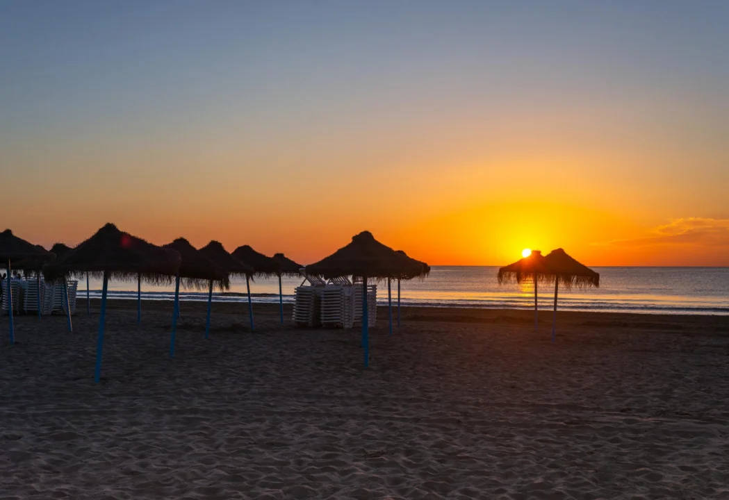 Plaże w Tabie — przewodnik dla turystów