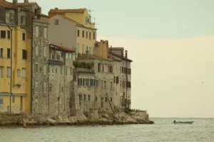 Plaża i wybrzeże — wakacje w Rovinj Chorwacja