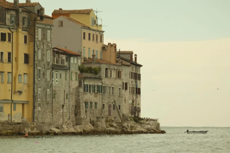 Plaża i wybrzeże — wakacje w Rovinj Chorwacja