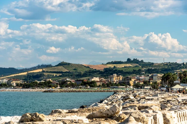 Plaża i wybrzeże — wakacje w San Benedetto del Tronto Marche Włochy