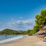 Plaża i wybrzeże — wakacje w Skiathos Grecja