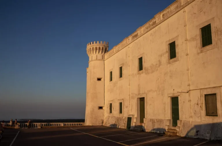 Plaża i wybrzeże — wakacje w Sousse Great Mosque Sousse Tunezja