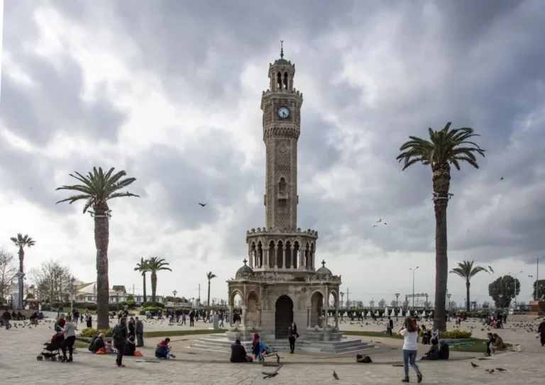 Plaża i wybrzeże — wakacje w Wieża zegarowa w Izmire Izmir Turcja