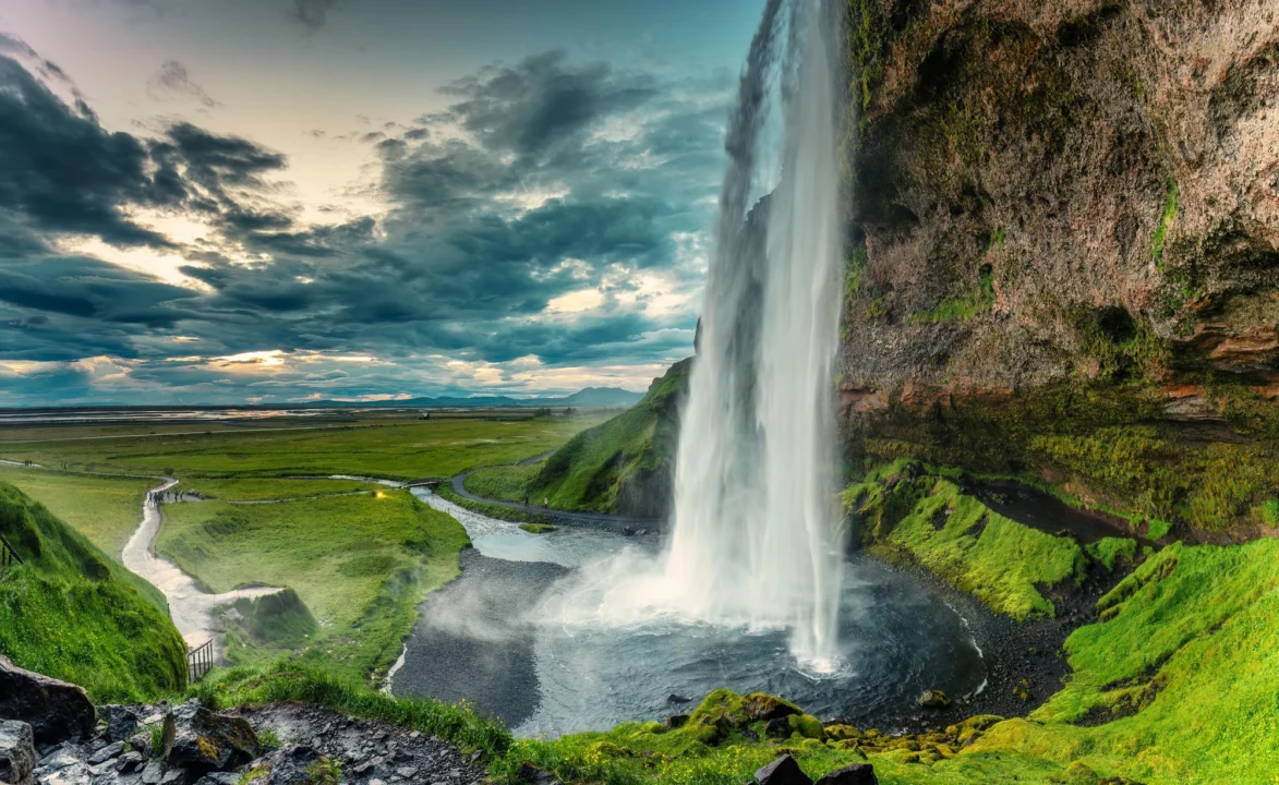 Wodospad Seljalandsfoss — przewodnik dla turystów