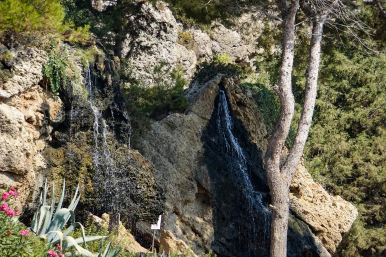 Plaża i wybrzeże — wakacje w Wodospady Koutsouri Skiathos Grecja