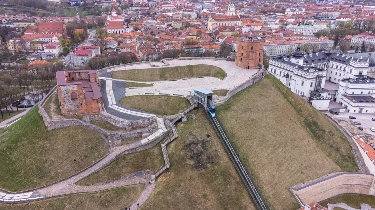 Wzgórze Zamkowe w Zamościu — przewodnik dla turystów
