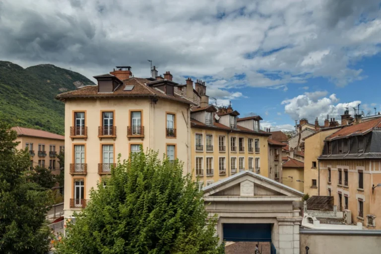 Plaża i wybrzeże — wakacje w Grenoble Alpy Francuskie Francja
