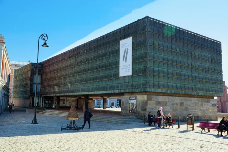 Plaża i wybrzeże — wakacje w Muzeum Designu Kopenhaga Dania