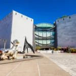 Plaża i wybrzeże — wakacje w Muzeum Sztuki Nowoczesnej Nicea Francja