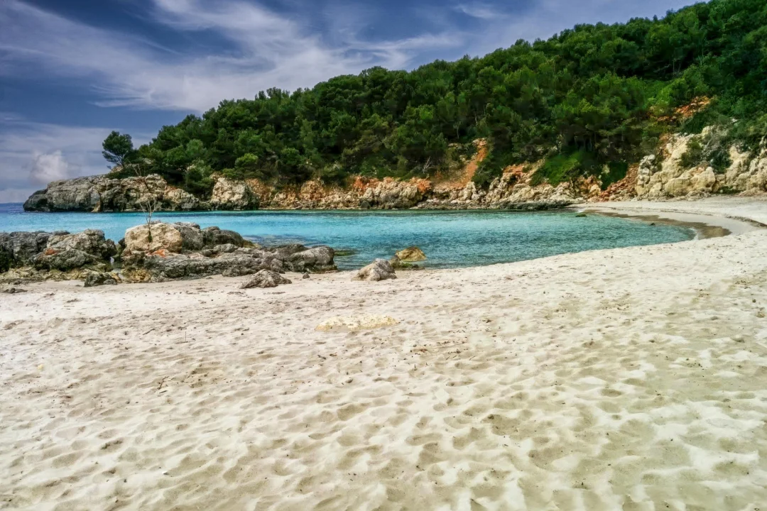 Plaża Muline — przewodnik dla turystów