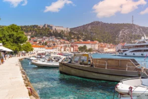 Plaża i wybrzeże — wakacje w Twierdza Fortica Wyspa Hvar Chorwacja
