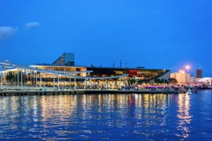 Plaża i wybrzeże — wakacje w Umag — urokliwe molo Istria Chorwacja