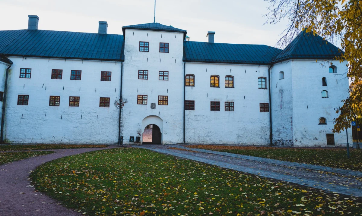 Zamek Dragsholm — przewodnik dla turystów